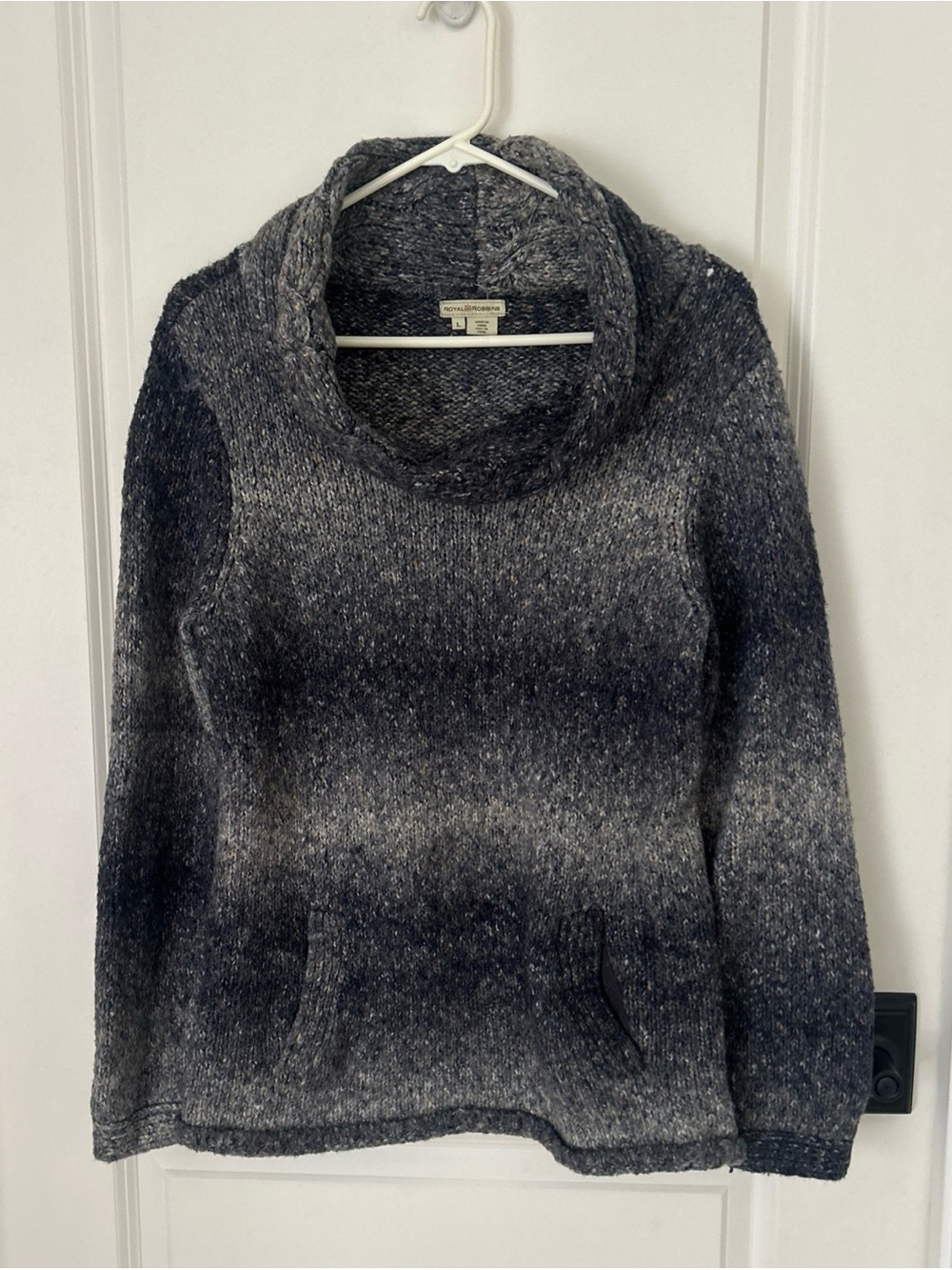 Royal Robbins Sweater Women’s Sz L Black Gray Ombre Stripe Cowl Neck Chunky Knit